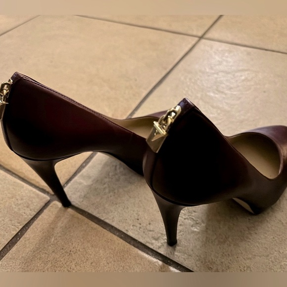 EUC MICHAEL Michael Kors Antoinette Pumps Oxblood/Maroon Size 7 - Picture 3 of 8